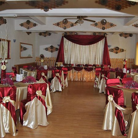 Cabana Popasul Haiducilor Petroşani Buitenkant foto